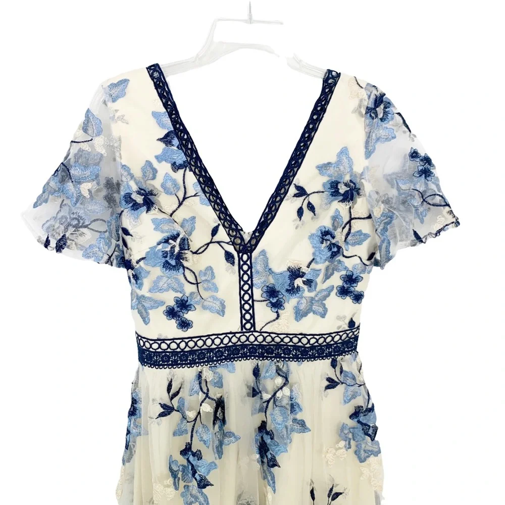 Chi Chi London Ashlee Embroidered Mesh Floral Dress 4 NWT - Picture 5 of 14